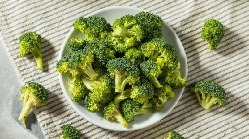 Raw Organic Green Broccoli